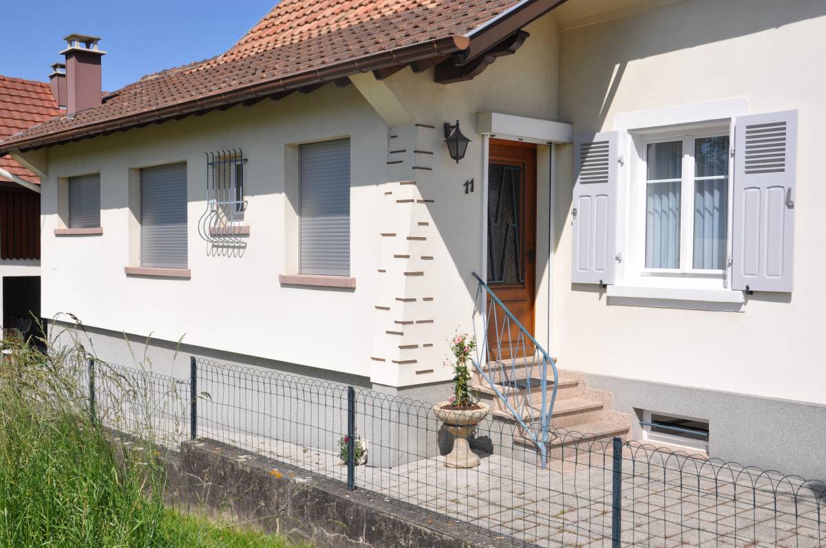Pose de porte d’entrée à Altkirch dans Sundgau / Haut-Rhin Mulhouse 0